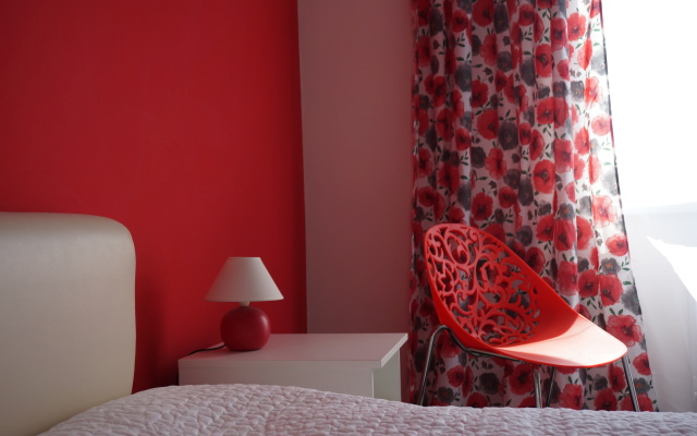 Квартира Red Wall