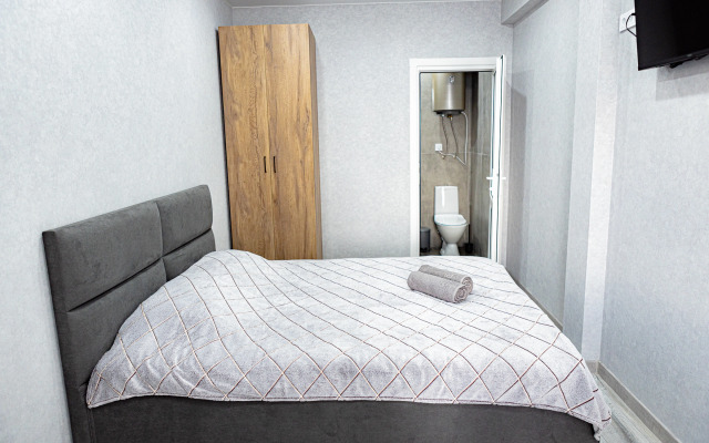 River House Apartments