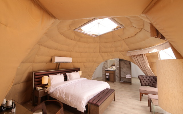 Wadi Rum UFO Luxotel Camping