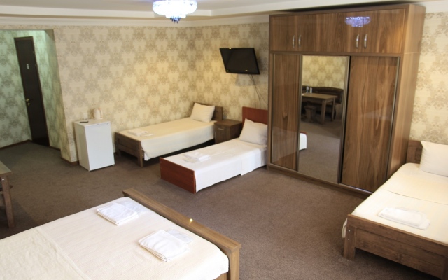New Palace Shardeni Hotel