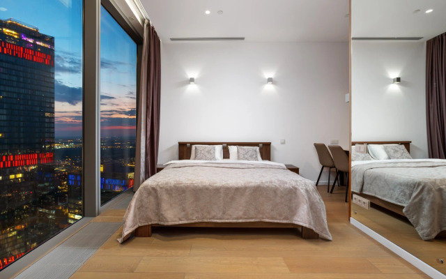 Студия для двоих на 74-м этаже