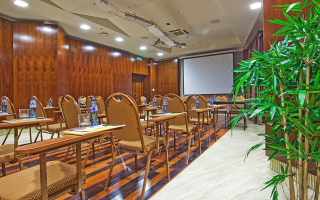 East Gate Hotel
