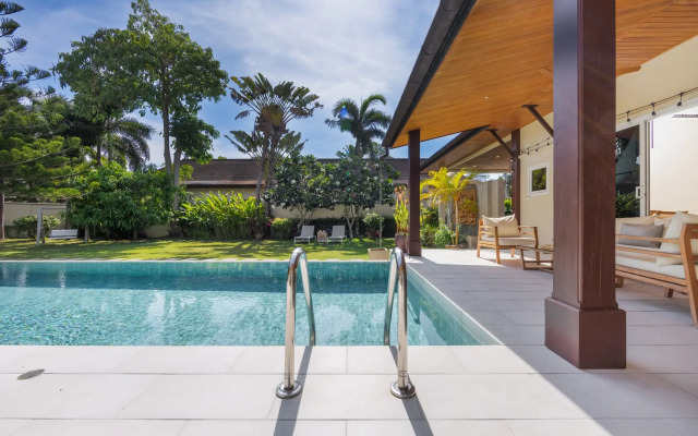 Emilia 3BR Private Pool Naiharn Villa