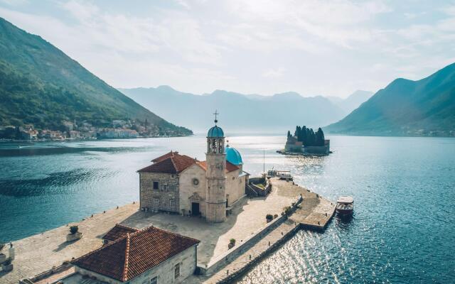 Heritage Grand Perast