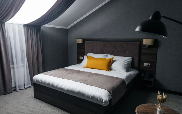 Отель Alex Royal