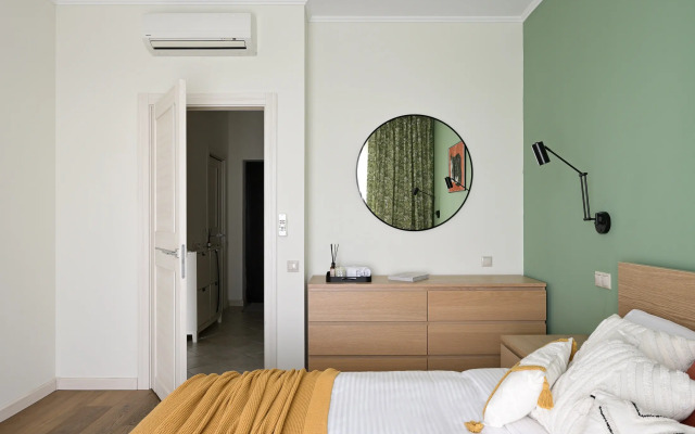 S Panoramnym Vidom Nedaleko ot Metro Apartments