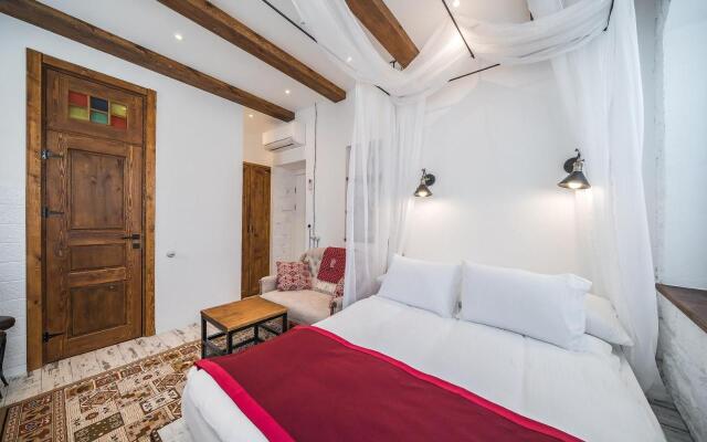 Rest Studios Aparthotel