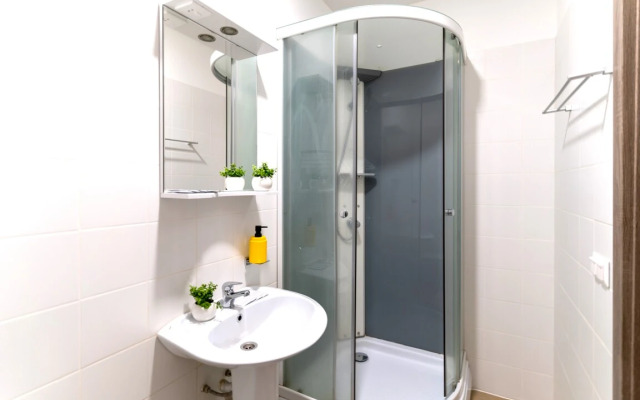 4 Апартаменты Radius На Малышева 42А (06)