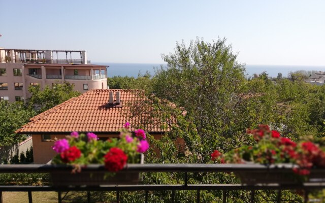 Miranis Houses Guest House