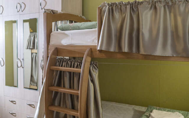 Elia Boutique Hostel & Apart-Hotel