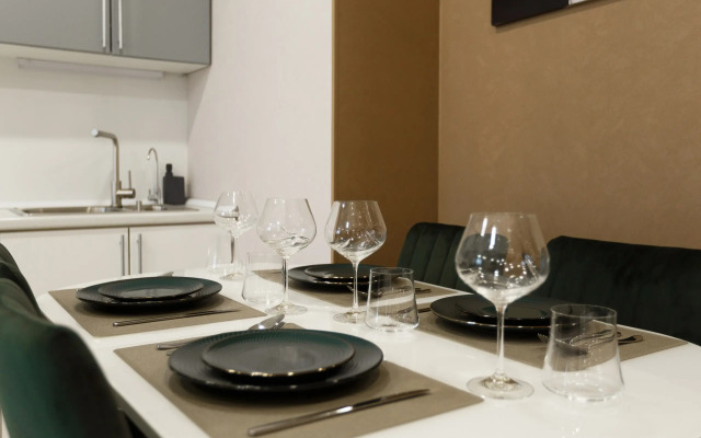 Prostornaya I Svetlaya V Tsentre Flat