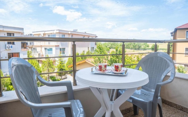 Flora Studios Sarafovo Apartments