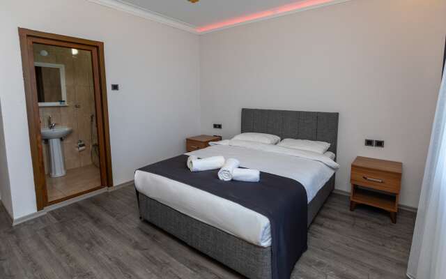 Black Pearly Hotel