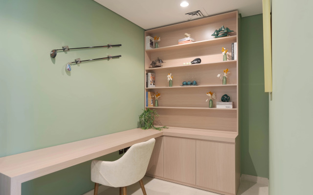 Апартаменты KeyRock Golf Gate | Stylish Retreat + Pool & Gym