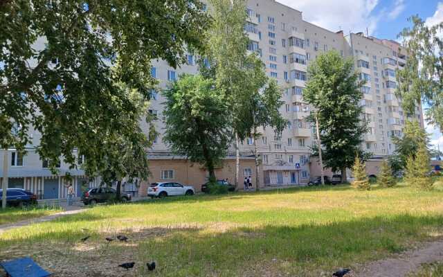 Ryadom S Metro Kozyya Sloboda Apartments
