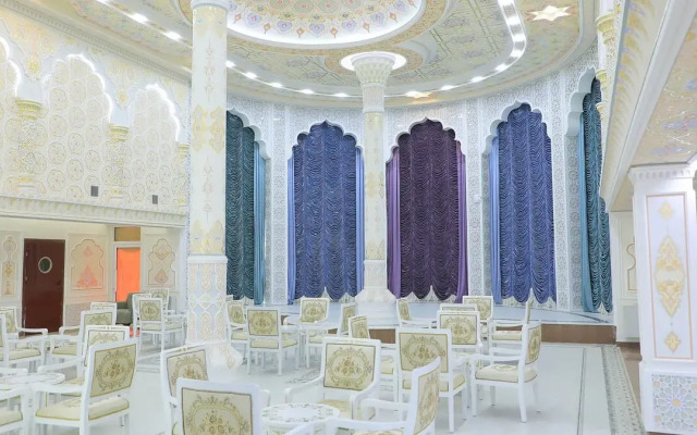 Отель Maqom Plaza