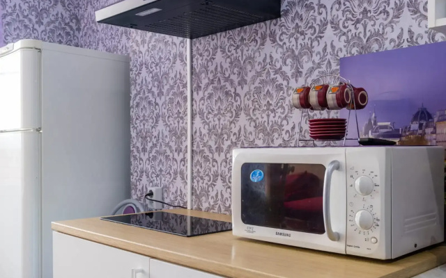 Apartamenty v Novom dome, 3 razdel'nyh spal'nyh mesta, do metro 5 minut peskom bonus kofemasina