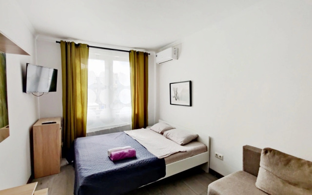 Apatrkhaus 7 na Initsiativnoy Apartment