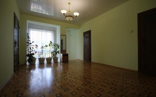 Maksim Guest House