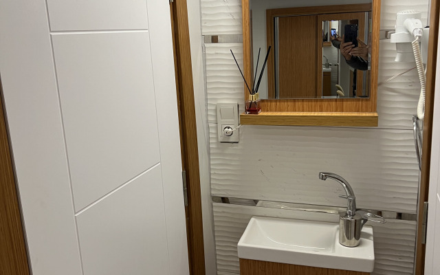 Апартаменты City Center Serenity: Stylish Studios