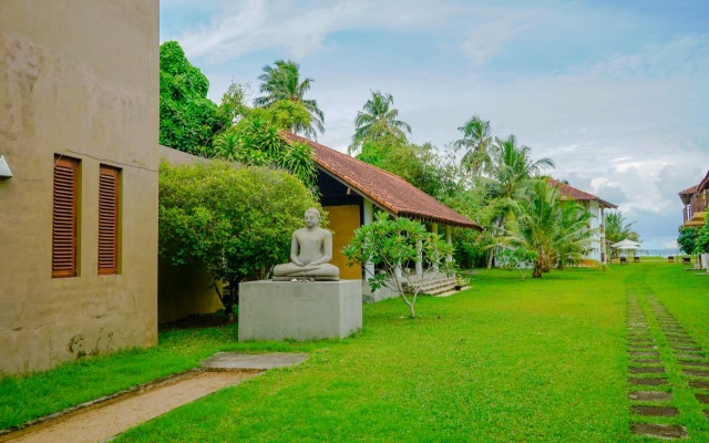 Muthumuni Ayurveda Beach Resort Hotel