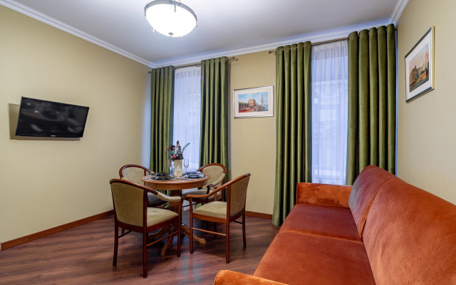 Квартира классическая евро-двухкомнатная на Столярном переулке