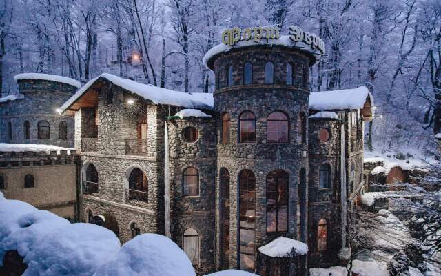 Fort Evrika Hotel