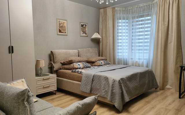 Ryadom S Parkom I Morem Flat