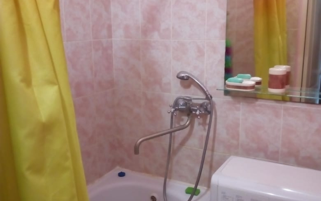 Апартаменты Домашний Очаг на Ул Артема 100