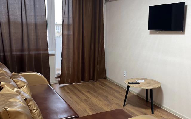 Dvukhkomnatnye  Per.kommunisticheskiy Apartments