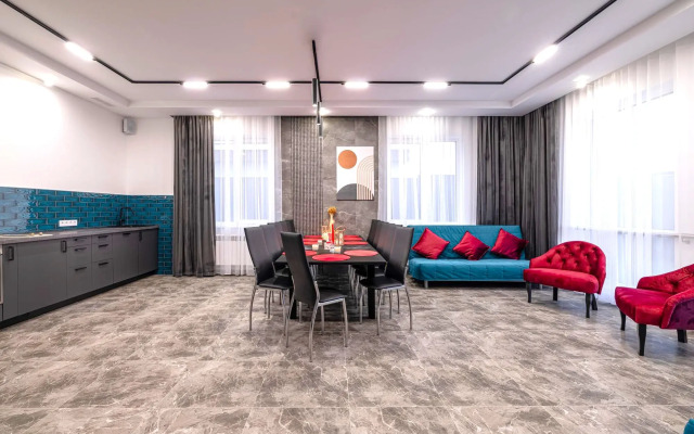 Kottedzha s baney i basseynom Private house