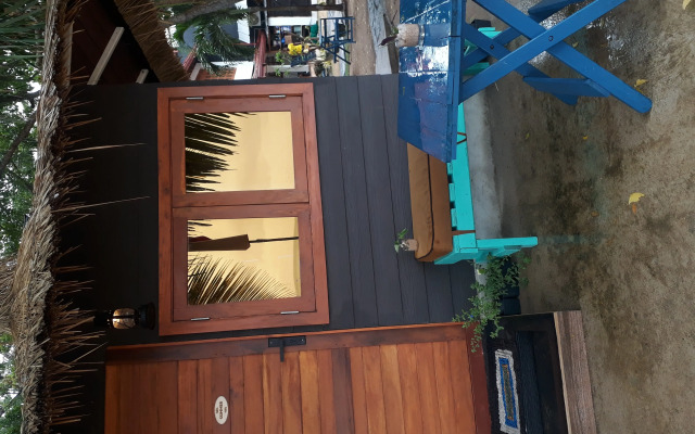 Tomorrowland Beach Villas & Fisherman's Wharf Restaurant Mini Hotel