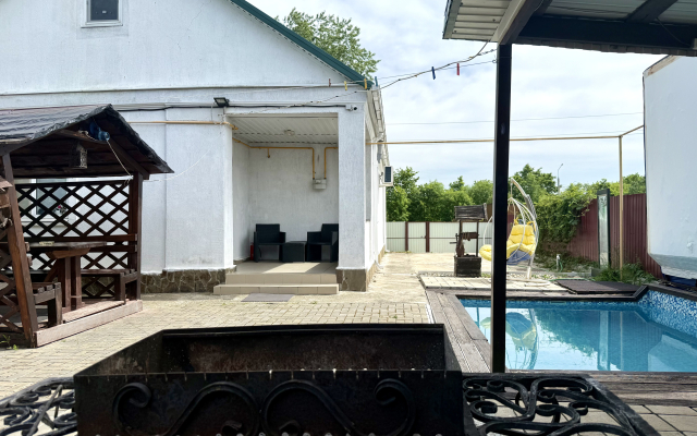 Gostevye Domiki U Termalnykh Istochnikov Ot Travel Khotels Anturazh Guest House