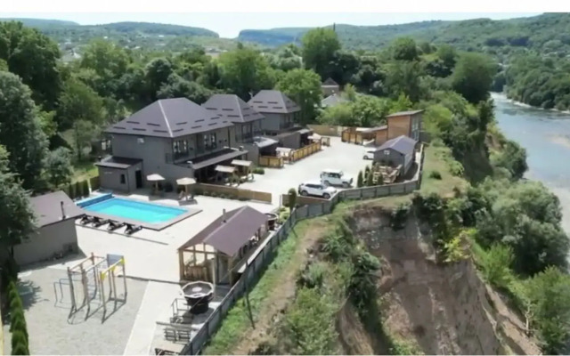 Dlya Spokojnoy Otdyxa, S Baney I Mangalom Private house