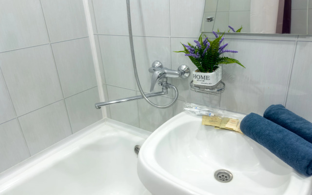 Na Vokzalnoy Ulitse 1 Flat