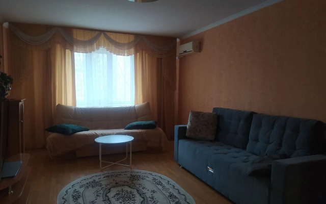 Квартира уютная трехкомнатная  на Демократической 35