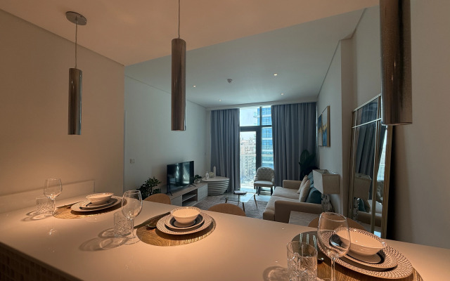 Highend Luxury Seven Palm Apartments