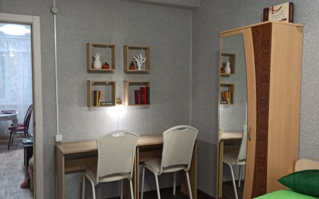 Apartamenty Cetyrehkomnatnaa kvartira na Dimitrova 4