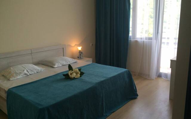 Holiday House Green Cape Batumi Guest House