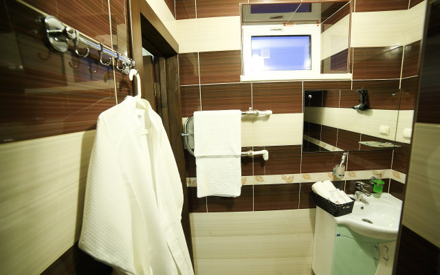 CHELNY INN Hotel