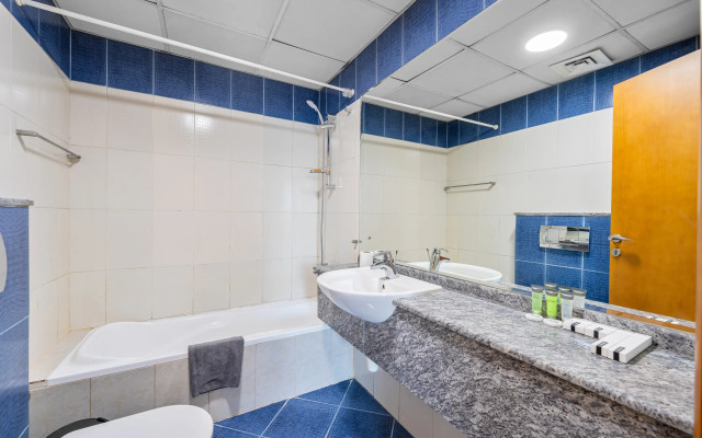 Marcopolo - Lavish 2BR next to Metro & Tram Apartments