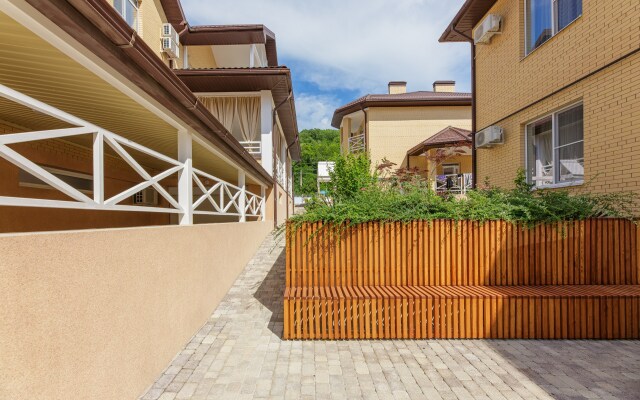 Krinitsa Apart Hotel