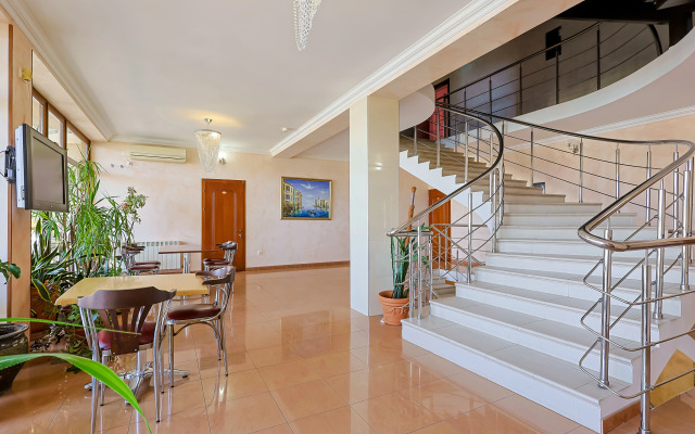 Zolotoe Runo Hotel
