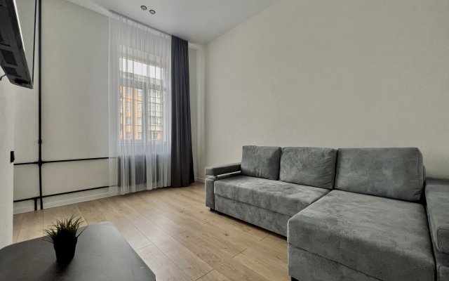 Apartamenty Svetlaya Dvukhkomnatnaya Kvartirka Vozle Tsuma