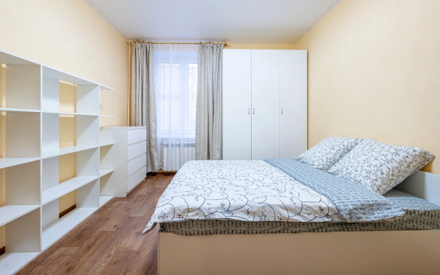Bukharestskaya 118k3 Bol'shiye Apartments