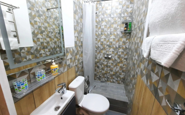 Три квартиры на Сахарова 2