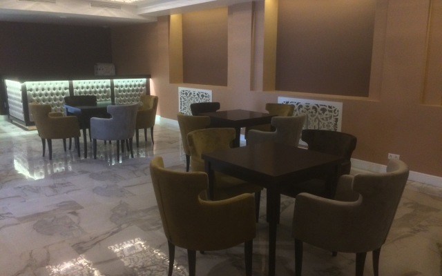 Atrium Hotel