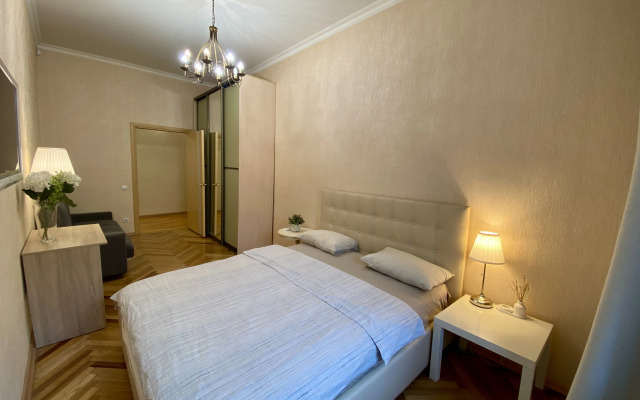 Апартаменты Семейные с видом на Невский проспект