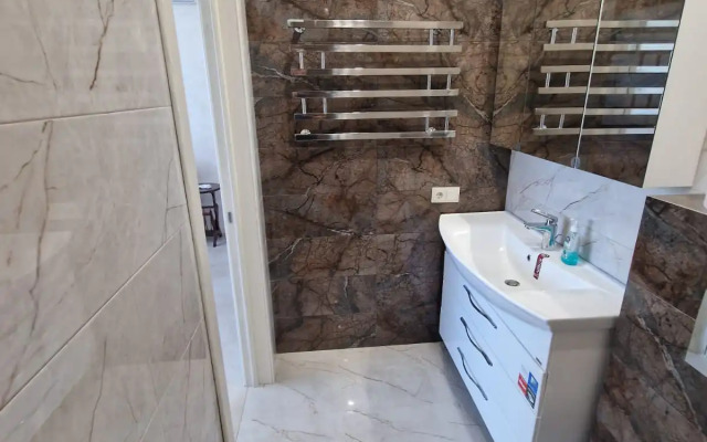 Etazh v elitnom dome Private house