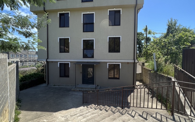 Uyutniye S Novym Remontom Apartments